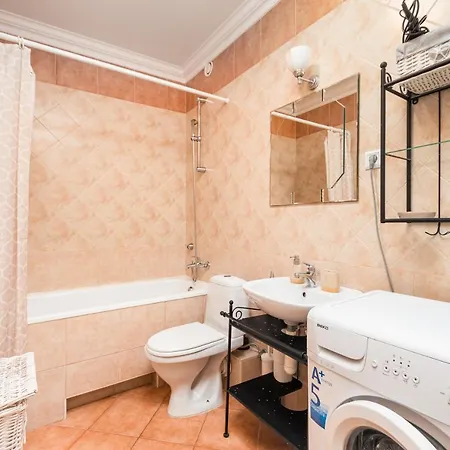 Al.jana Pawla Ii 80 By Homeprime Daire