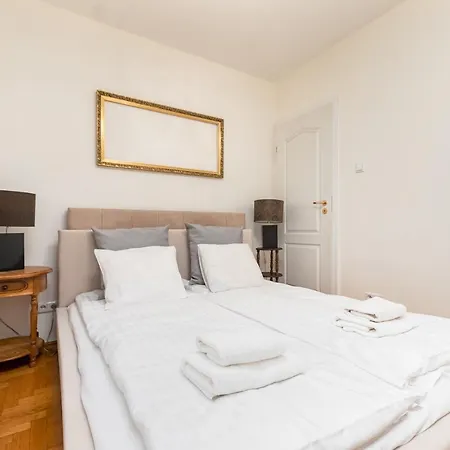 Al.jana Pawla Ii 80 By Homeprime * 바르샤바