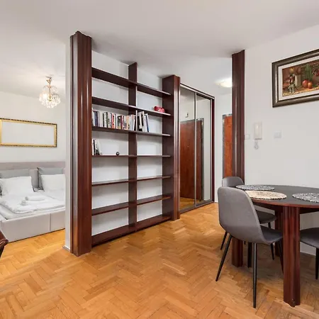 Al.jana Pawla Ii 80 By Homeprime * Warsaw